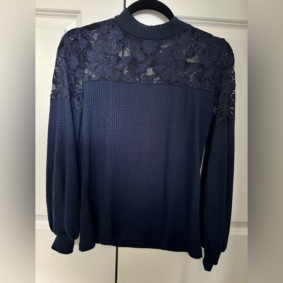 VENUS Tops - $12 or 2/$20  Venus Long Sleeved Waffle Knit Lace Top